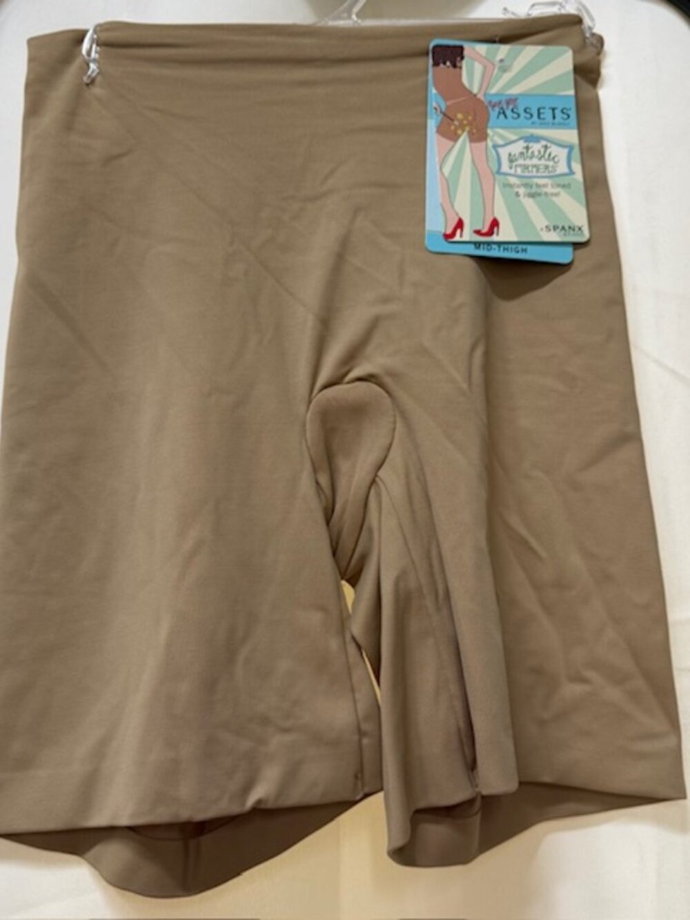 Spanx Love Your Assets FF Mid-Thigh Shaper - Nude